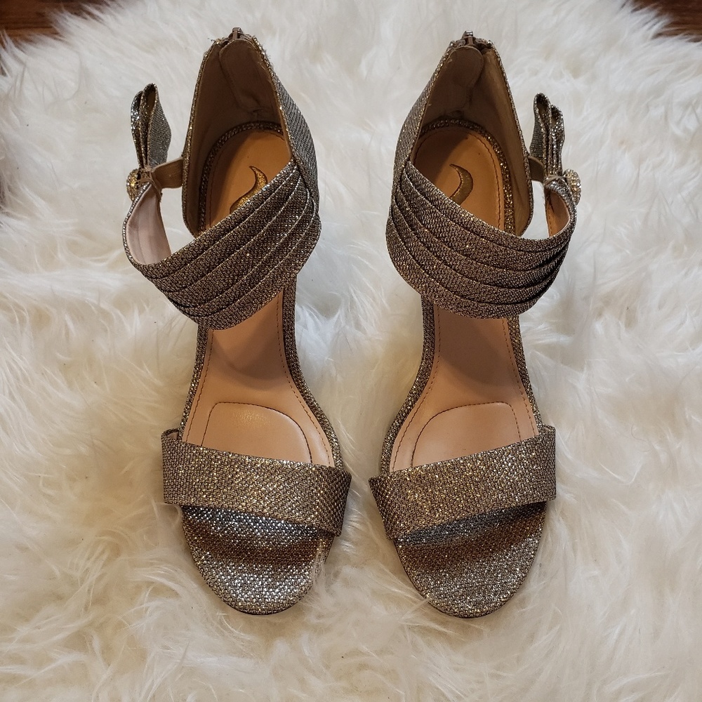 Gold Heels - Picture 3 of 4